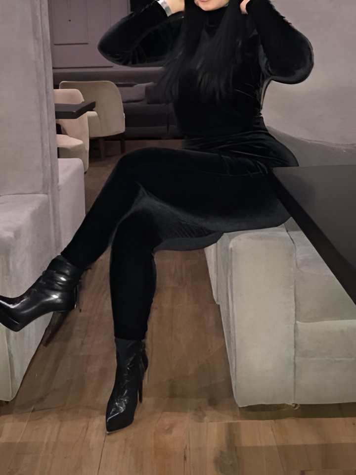 Ева привлекальеная девушка из Ишима цена от 1500 руб