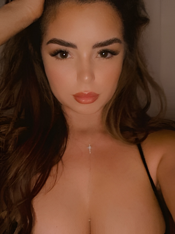 Индивидуалка Роксана, доступна для личного знакомства от 10000 руб