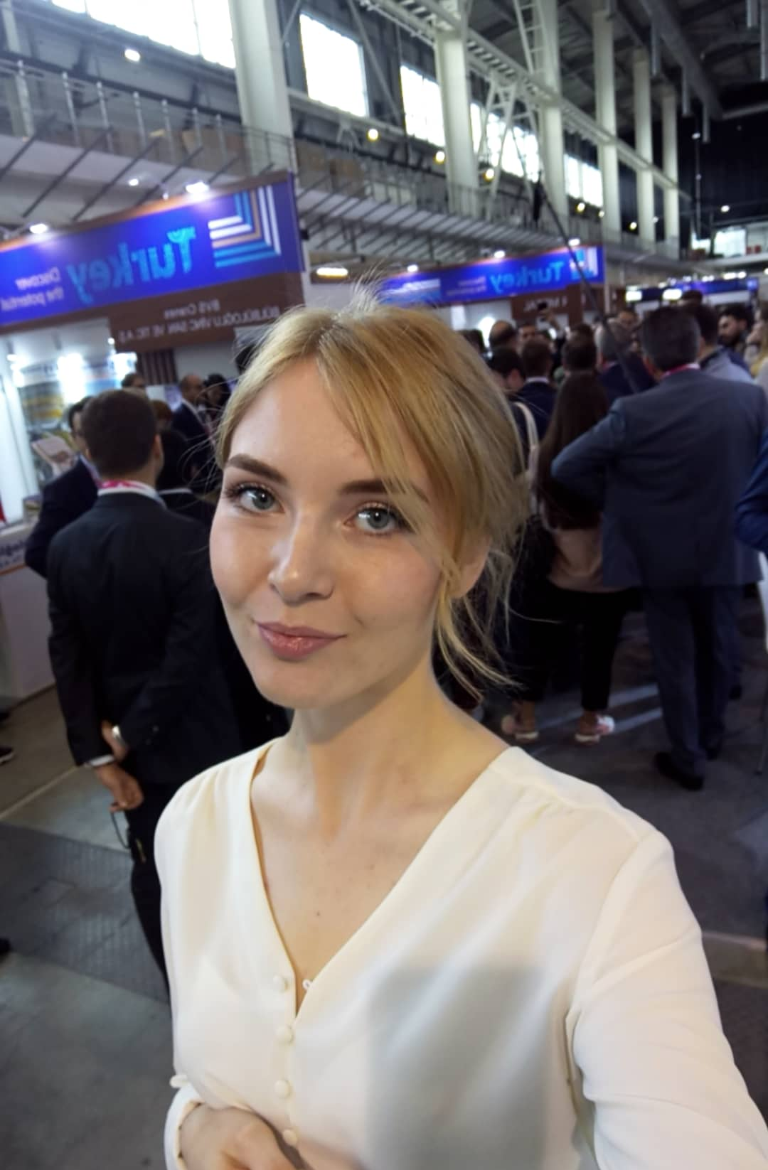 Мира привлекальеная девушка из Ишима цена от 3000 руб