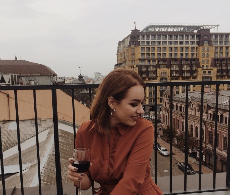 Ася привлекальеная девушка из Ишима цена от 3000 руб