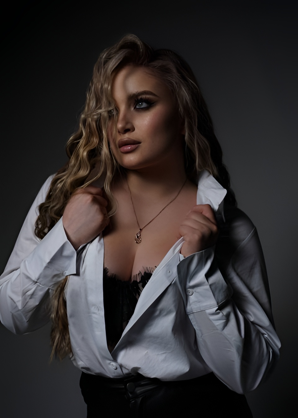 Алиса привлекательная девушка из Ишима цена от 6000 руб