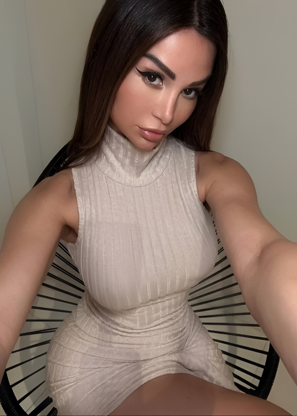 Дина привлекательная девушка из Ишима цена от 8000 руб