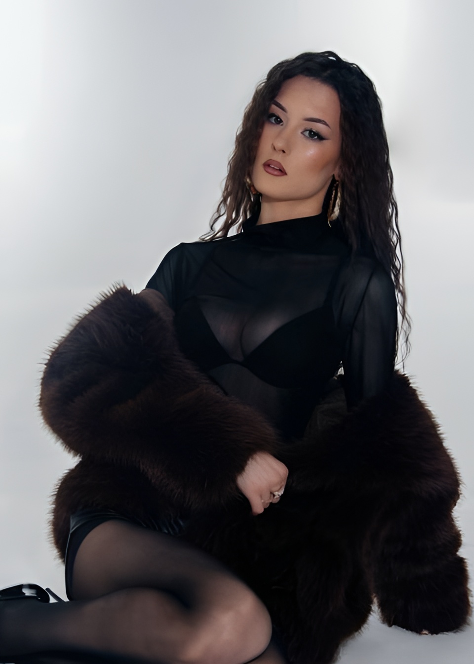 Юля привлекательная девушка из Ишима цена от 6000 руб