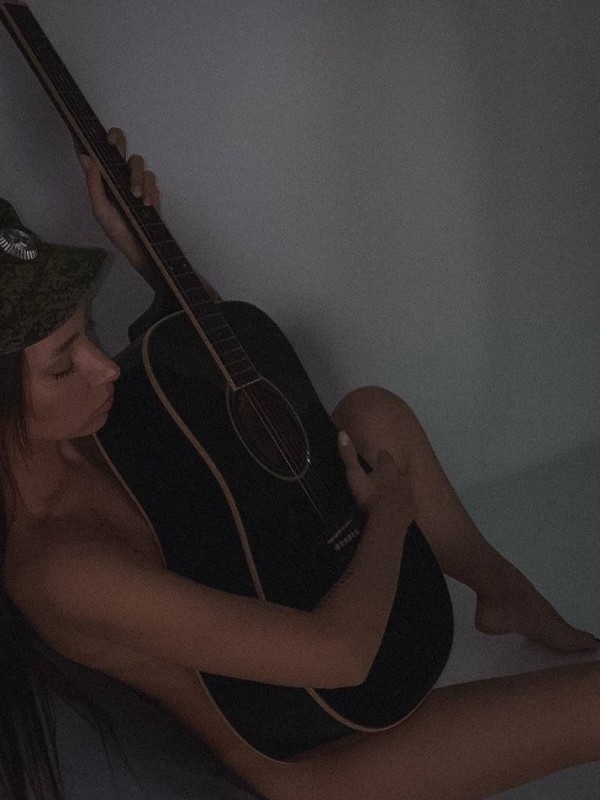 Клеопатра привлекательная девушка из Ишима цена от 7000 руб