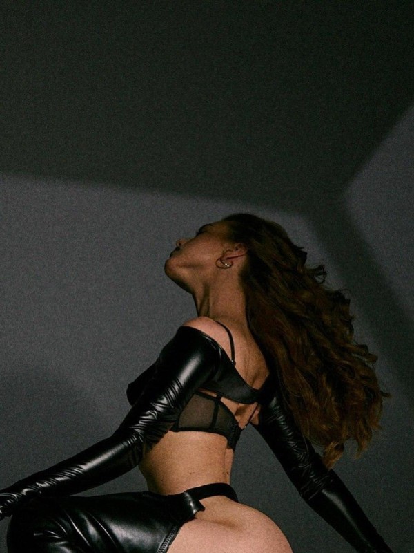 Кайли привлекательная девушка из Ишима цена от 4500 руб